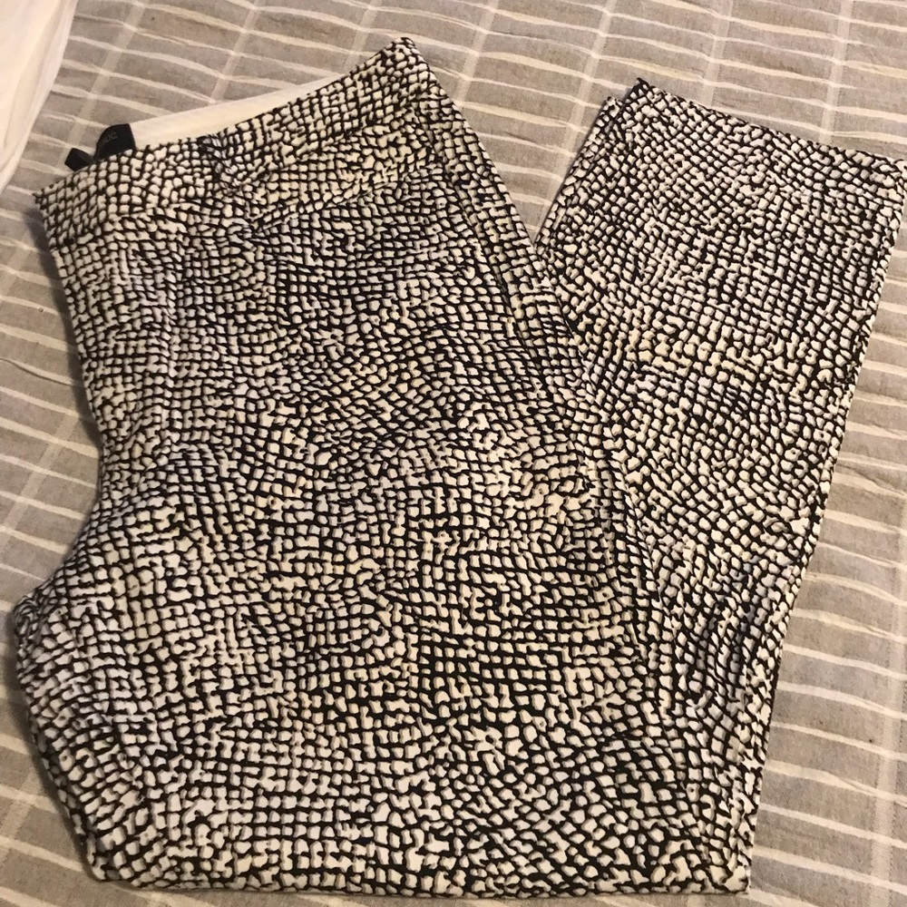 Woman’s banana republic pants